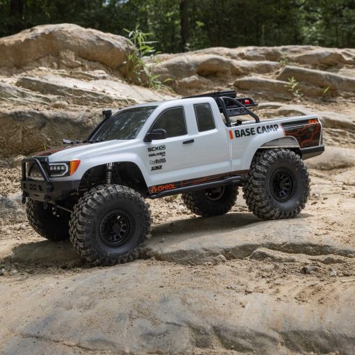 AXI-1375T1 1/10 SCX10 III Base Camp 4X4 Rock Crawler Brushed RTR, White - Image 11