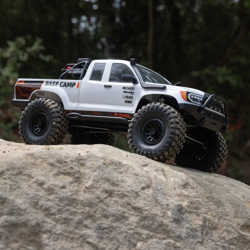 AXI-1375T1 1/10 SCX10 III Base Camp 4X4 Rock Crawler Brushed RTR, White - Image 13